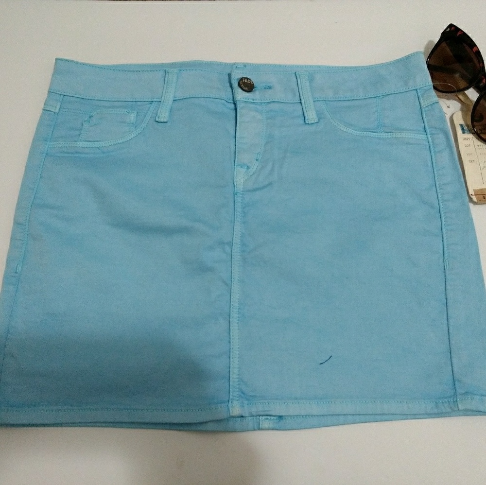 NWT Women's Fade to Blue blue denim mini skirt